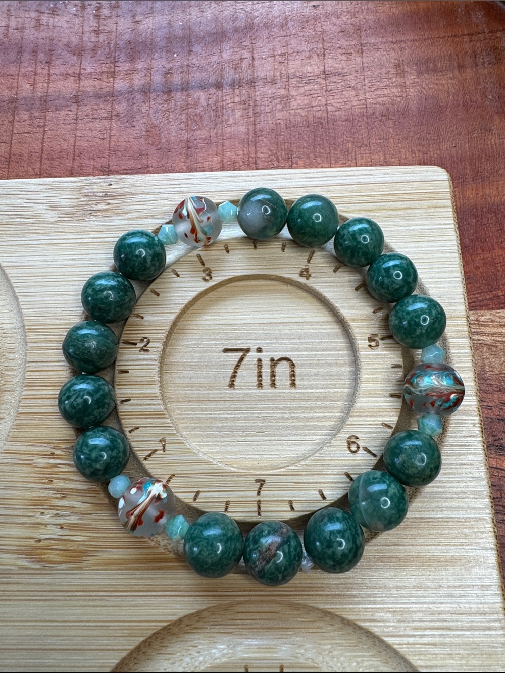 Emerald Bracelet with Glass Art Beads: B1058 - Picture 3 of 4
